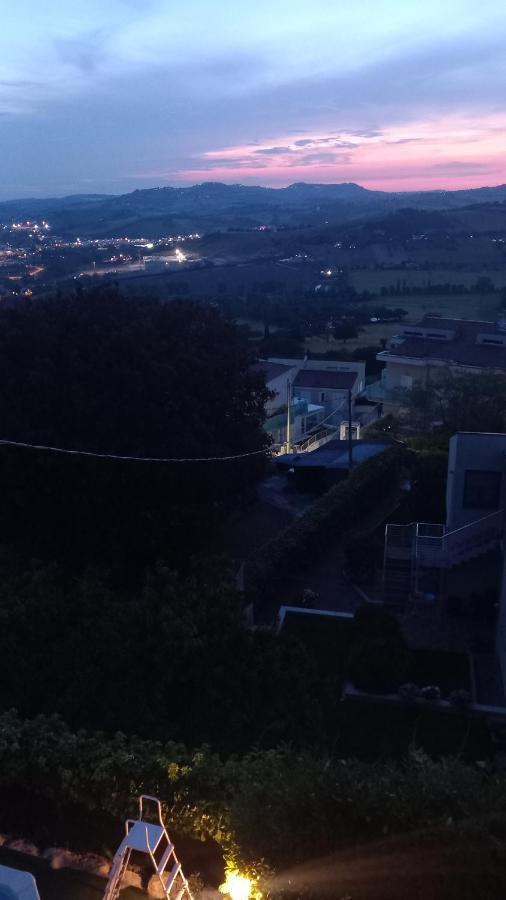 La Violetta Villa Camerano Luaran gambar