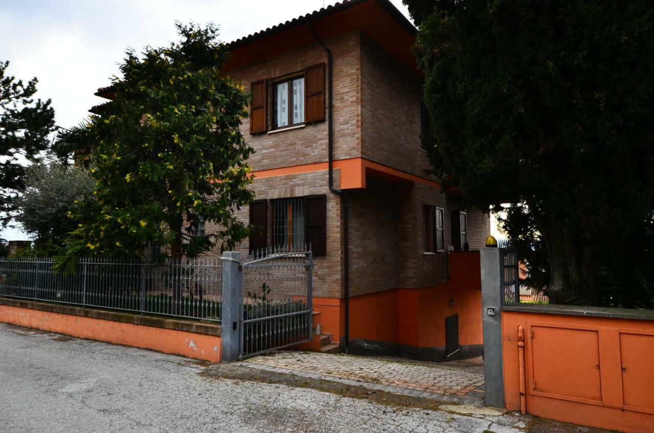 La Violetta Villa Camerano Luaran gambar